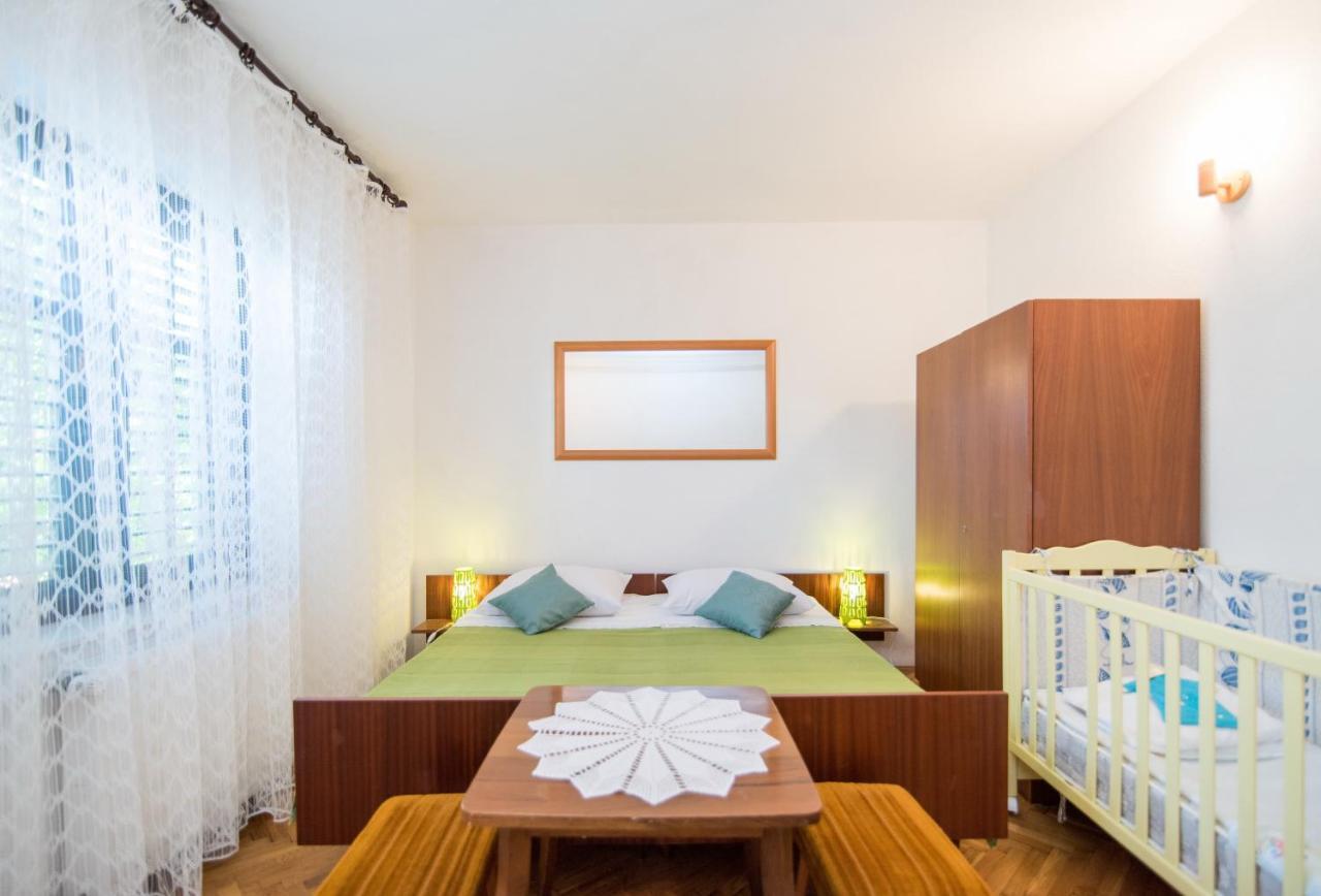 Apartments Mare Postira Esterno foto